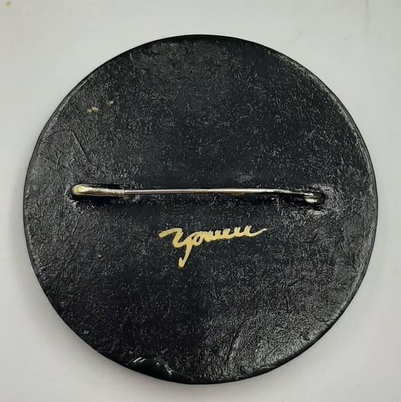 Vintage Handmade Wooden Brooch Hand Painted Round Signed Black Floral - Picture 4 of 6